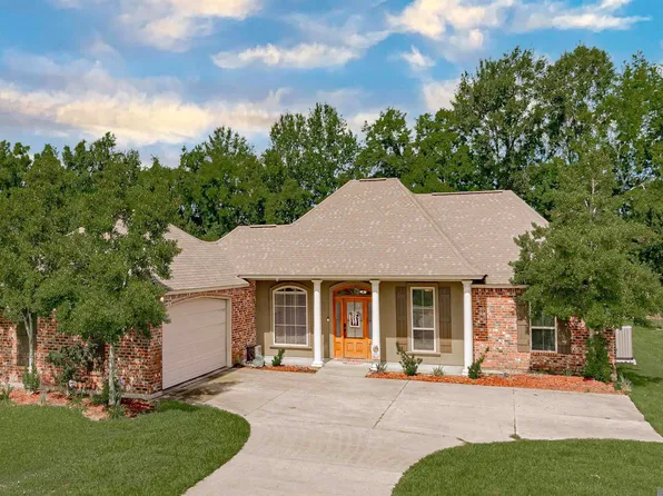 650 Esperanza Dr, Port Allen, LA 70767