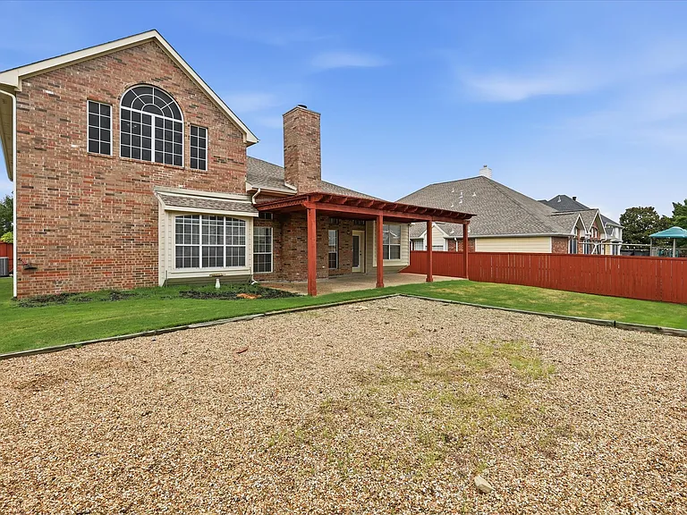 2001 Bishop Dr — Photo 43