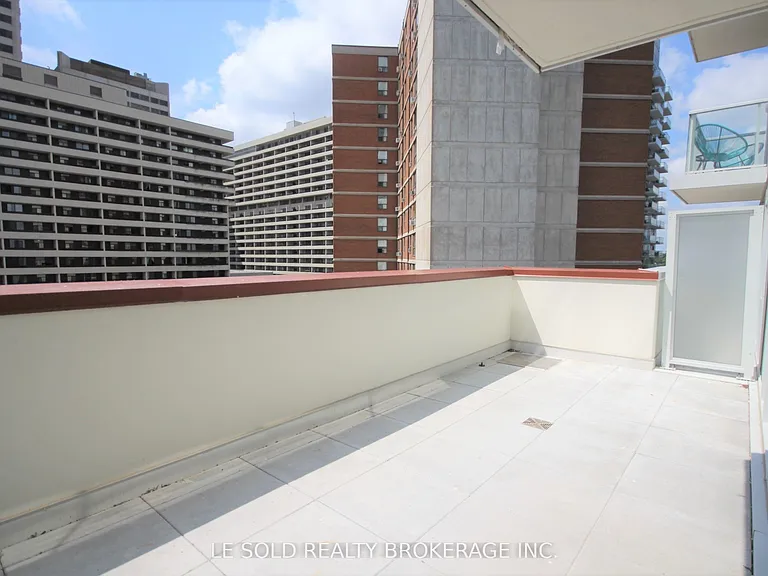 33 Helendale Ave #617 — Photo 25