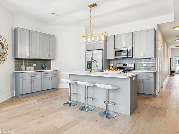 4th image of 5331 N Kenmore Ave #1S