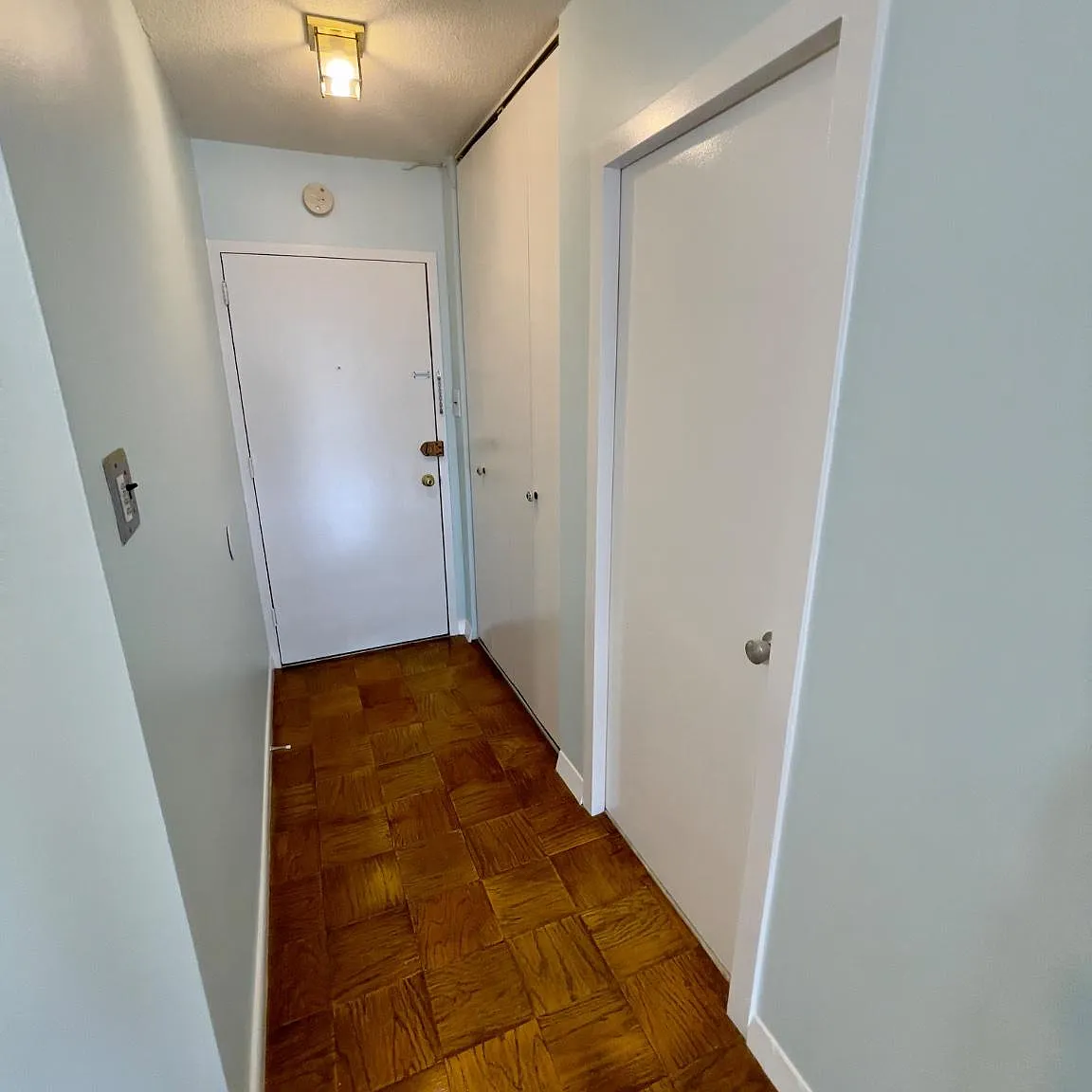 Carriage House Condominium — Photo 3