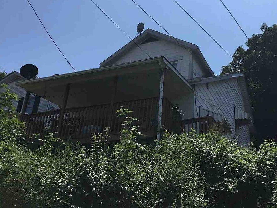 2nd image of 231 Bryant St