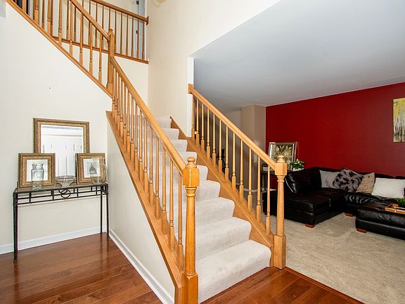 2nd image of 1301 Chautauqua St