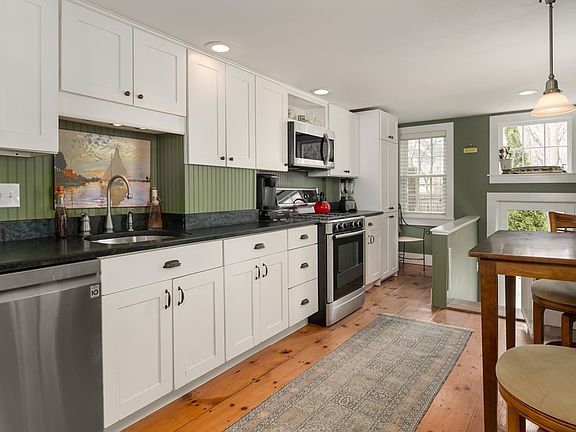 5th image of 18 Olive St