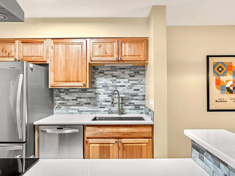 4660 White Rock Cir #5 — Photo 2