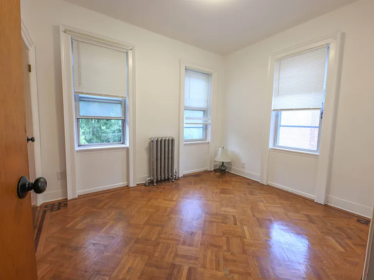 85-04 Parklane S #3 — Photo 12