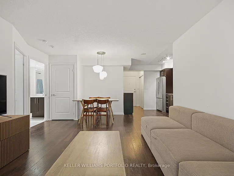 35 Bastion St #1120 — Photo 15