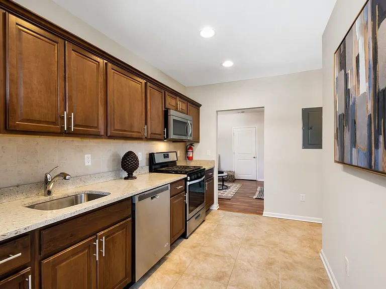 25 Aubrey St #2 — Photo 5