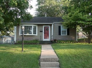 2323 Oak St, Bettendorf, IA