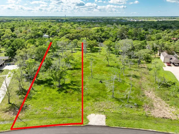 32718 Bayou Bnd, Richwood, TX 77515