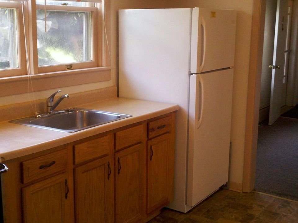2nd image of 504 Snyder Ave APT 202