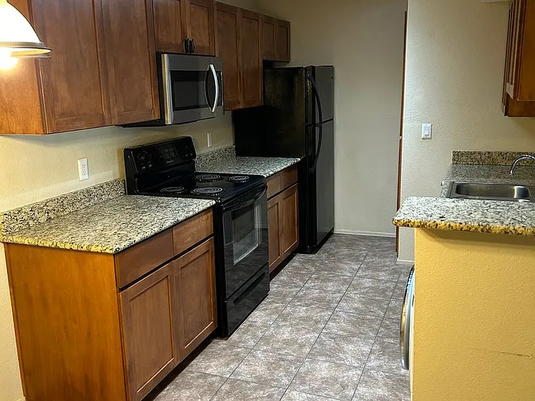 1385 W University Ave #102 — Photo 5