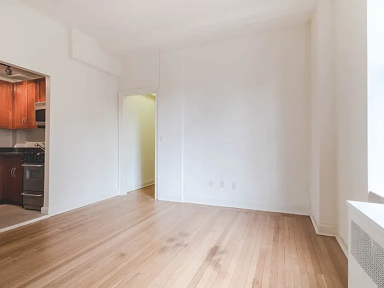 228 W 71st St #10L — Photo 12