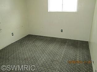 4th image of 23 Burr St
