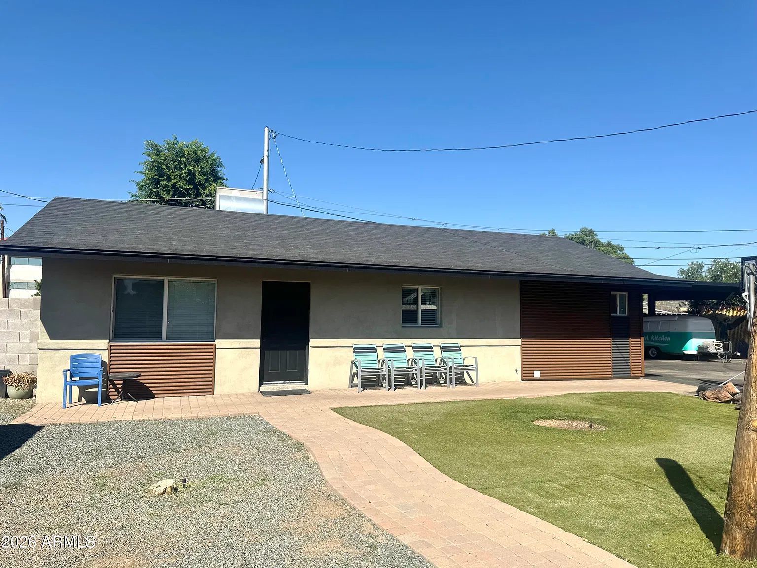3 bed, 2.0 bath, 1189 sqft, $2,500 — Photo 2