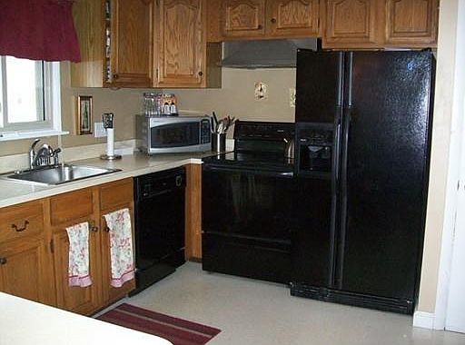 5th image of 19 Batchelder Ave