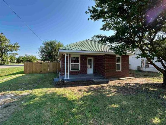 201 W Kansas Ave, Cyril, OK 73029