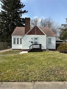 1132 Packard Dr, Akron, OH, 44320
