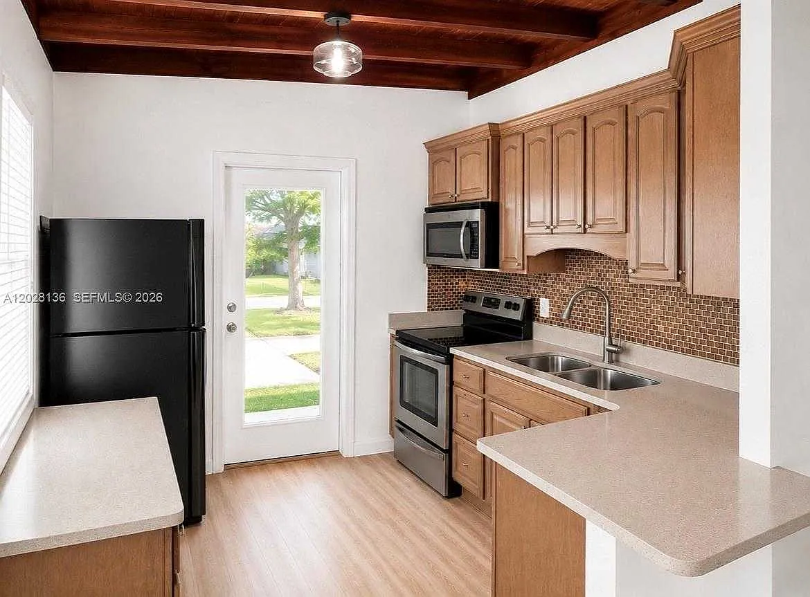2 bed, $2,750 — Photo 3