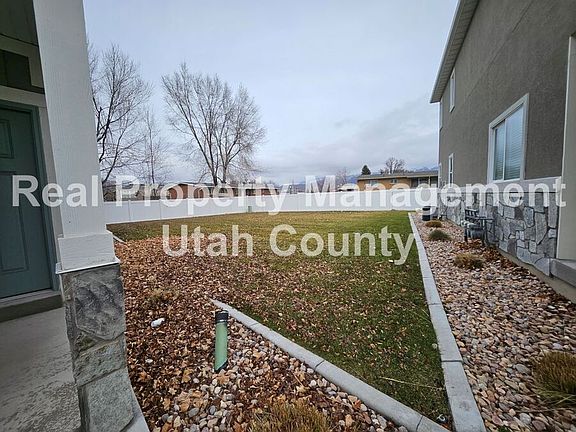 3rd image of 221 E 1135 S