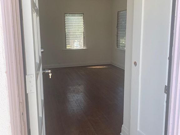 3rd image of 1102 20th St Unit C