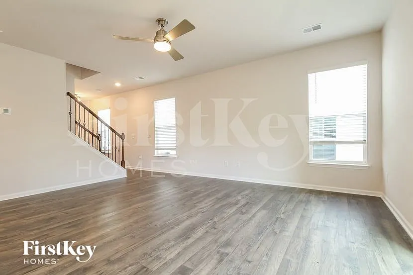 3 bed, 2.5 bath, 1854 sqft, $2,250 — Photo 3
