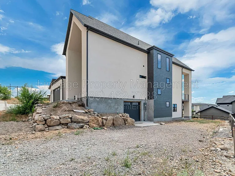 707 N 1540 E — Photo 29