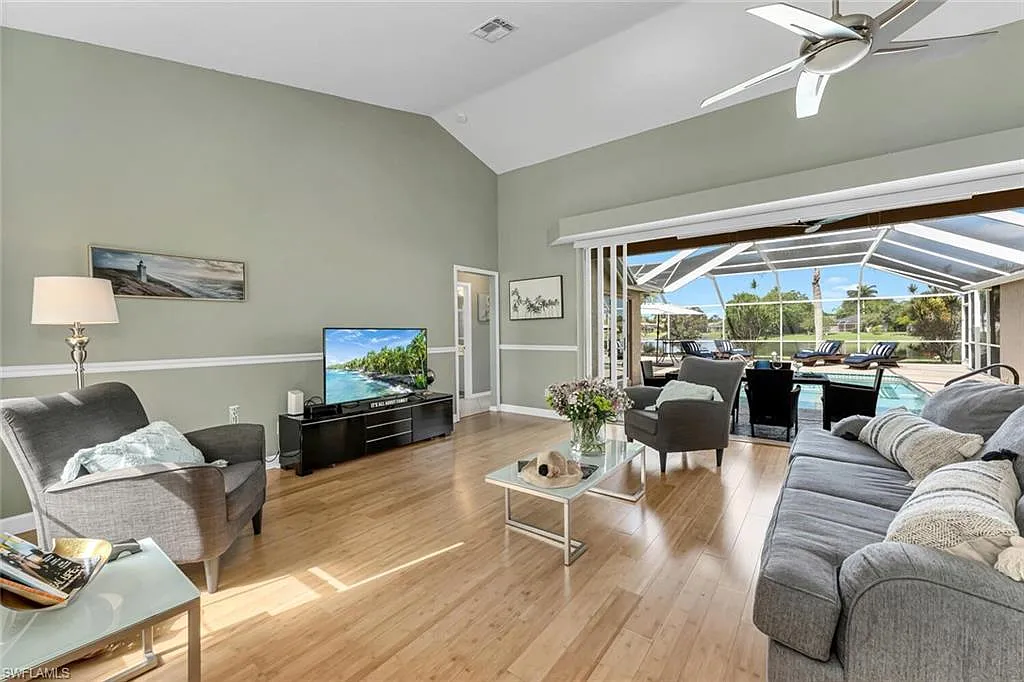 3 bed, 2.0 bath, 1803 sqft, $9,000 — Photo 4