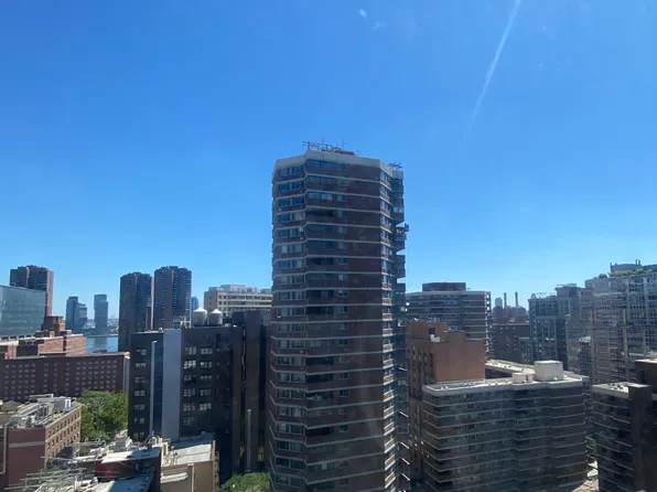 305 East 24th Street image 7 of 10