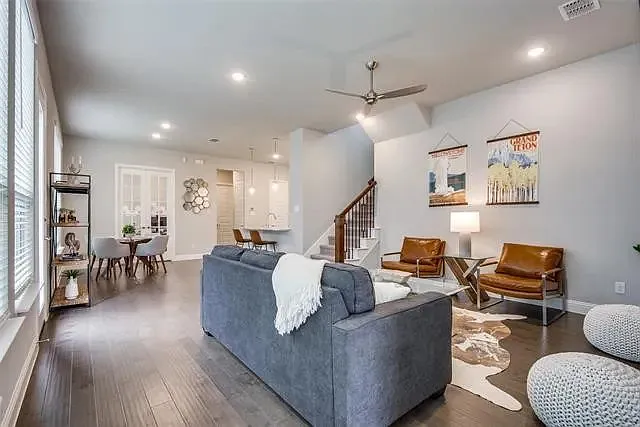 4211 Curtiss Dr — Photo 15