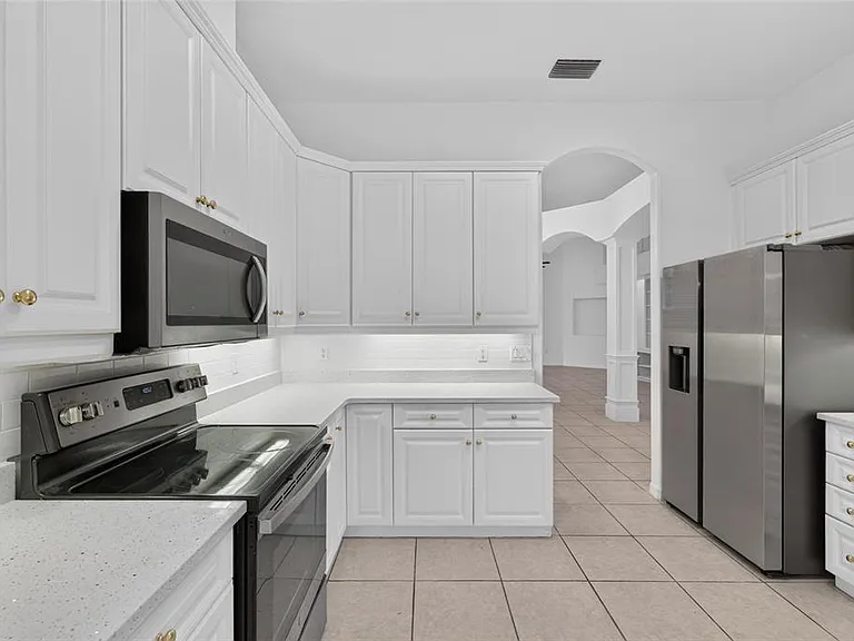 914 SW 83rd Ter — Photo 18
