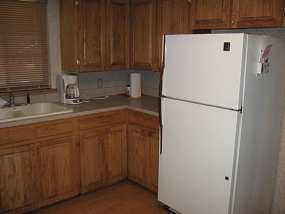 3rd image of 3303 Lambert Cir NW