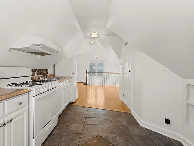 48 Lockwood Ave #3 — Photo 9