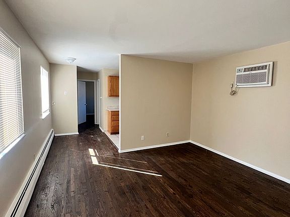 3rd image of 1308 Chapel St #6