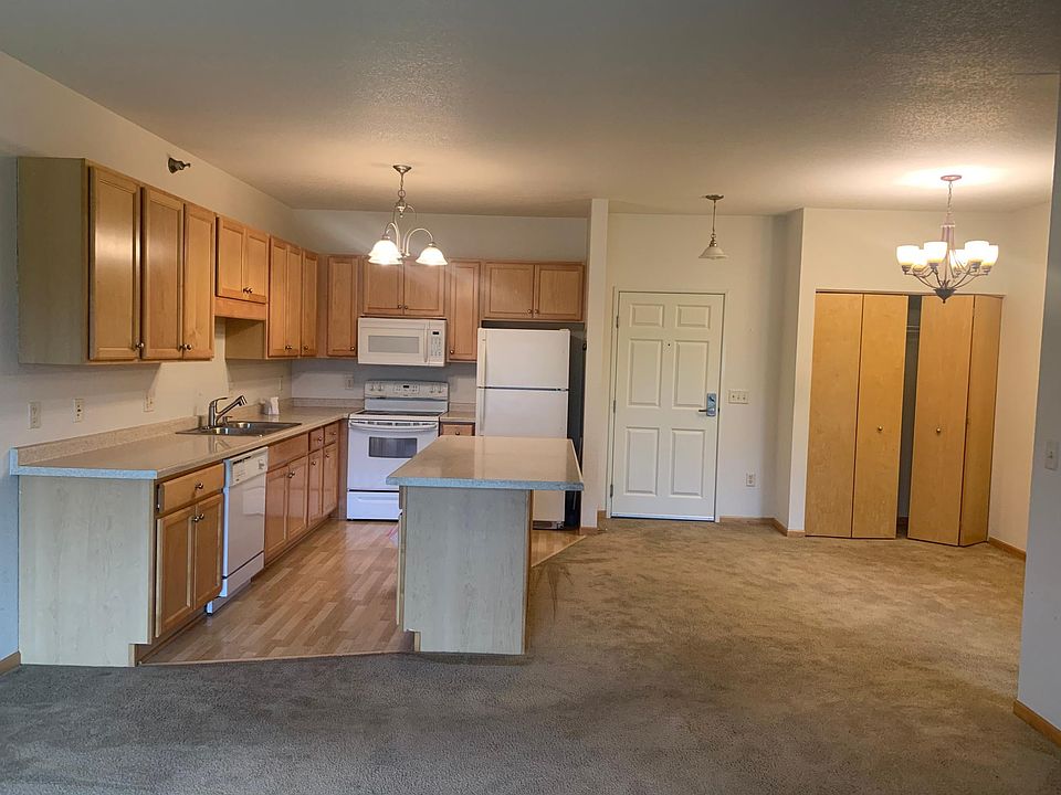 1st image of 1331 Lake Dr W #111
