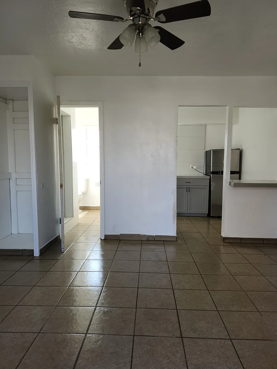 Building Photo - 111 Hopkins Ave #1