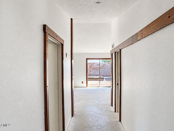 5th image of 5233 W MOUNTAIN VIEW Road