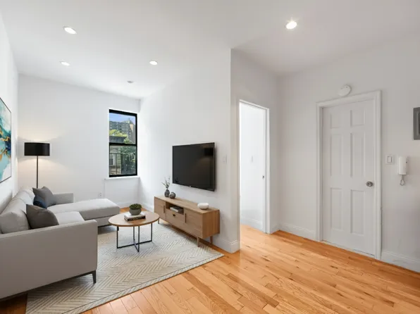 18 Avenue A image 1 of 6