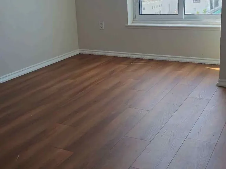11 Thorncliffe Park Dr #706 — Photo 9