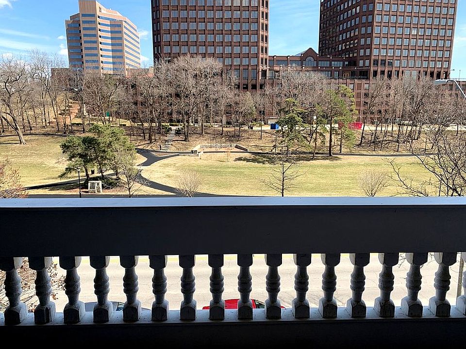 1st image of 4430 J C Nichols Pkwy #1