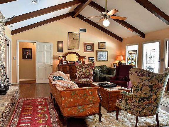 Guest House Living Room