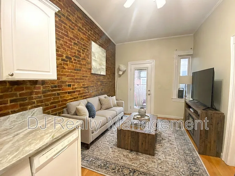 60 N Margin St #2 — Photo 10