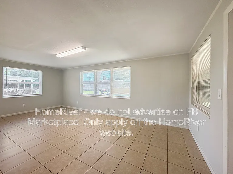 121 Longfellow Rd — Photo 10