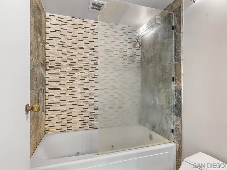 500 W Harbor Dr #714 — Photo 30