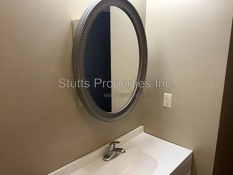 1102 Michigan Ave — Photo 9