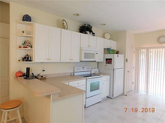 5th image of 24 Orchard Meadows Dr