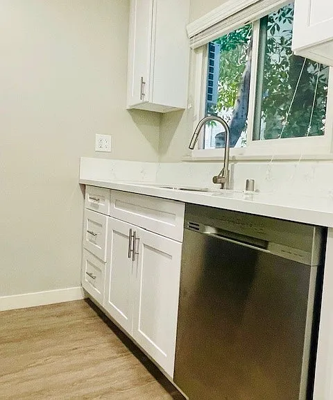 426 S Barrington Ave #6 — Photo 5