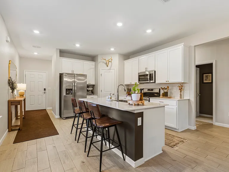 20 Disston Cv — Photo 4