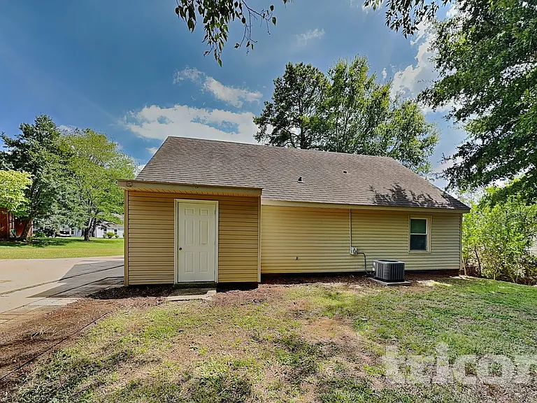9033 Trailhead Ct — Photo 16