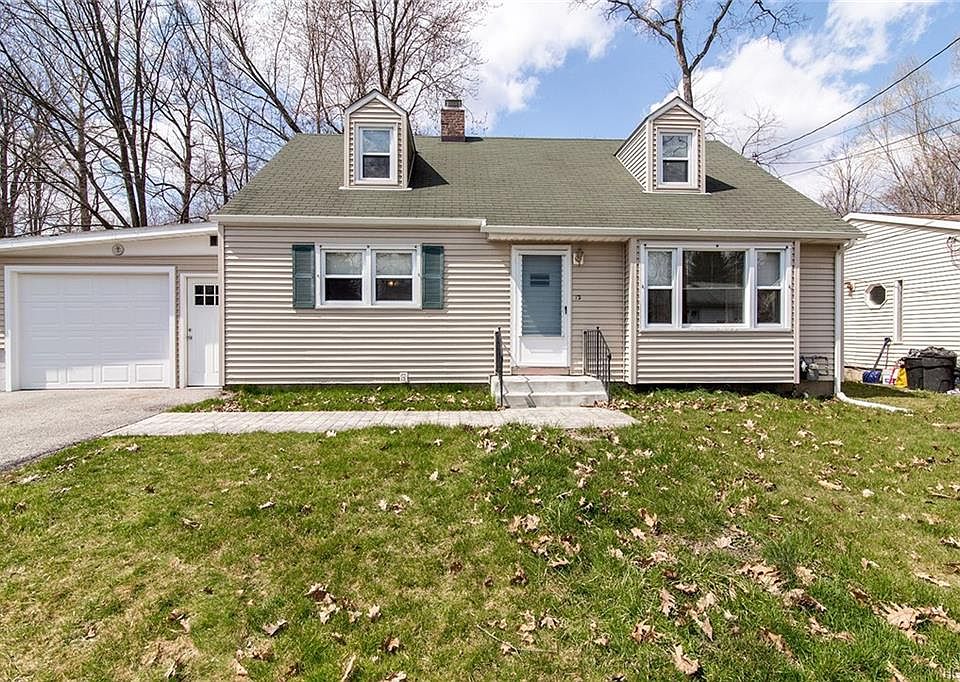 1st image of 12 Canterbury Ln